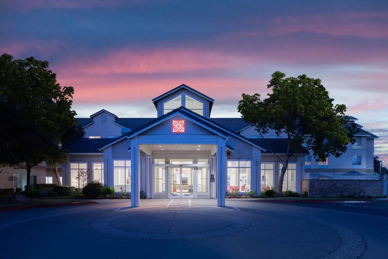 Hilton Garden Inn Roseville Extérieur photo