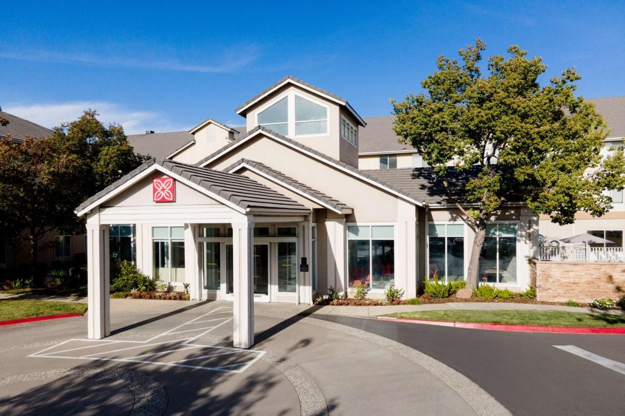 Hilton Garden Inn Roseville Extérieur photo