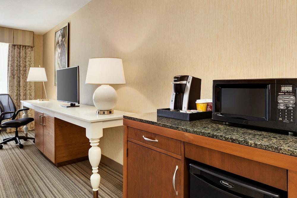 Hilton Garden Inn Roseville Extérieur photo