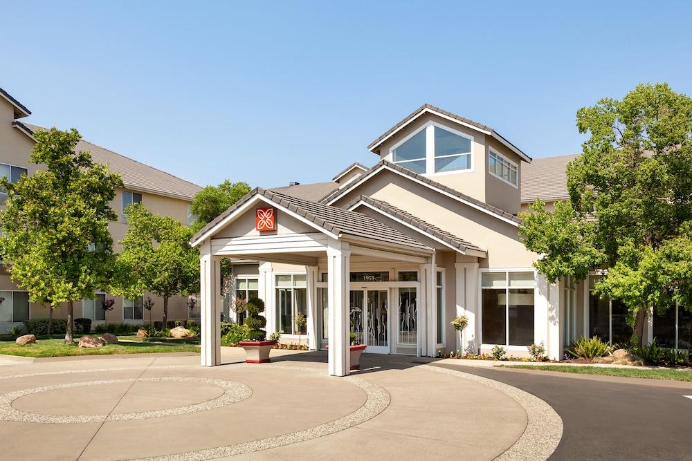 Hilton Garden Inn Roseville Extérieur photo