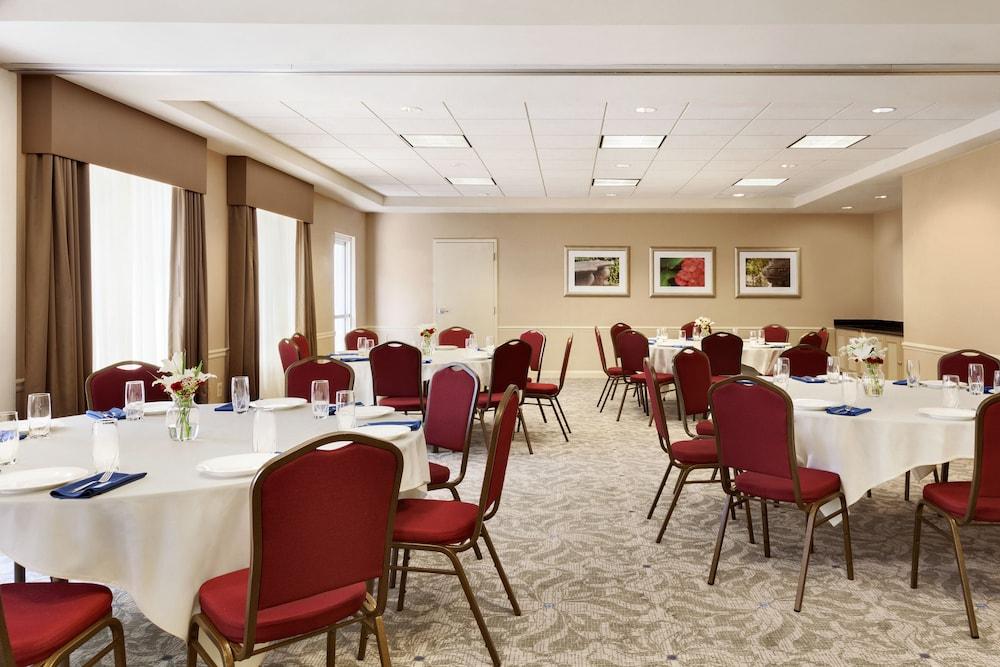 Hilton Garden Inn Roseville Extérieur photo