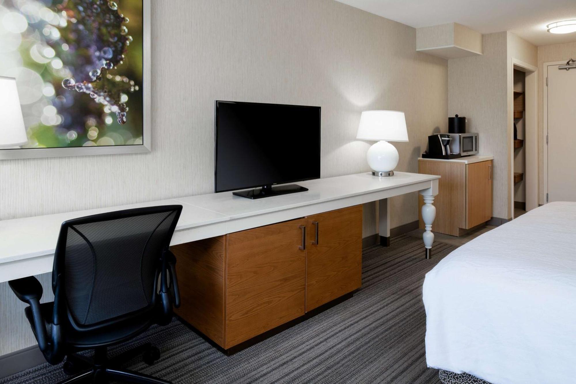 Hilton Garden Inn Roseville Extérieur photo