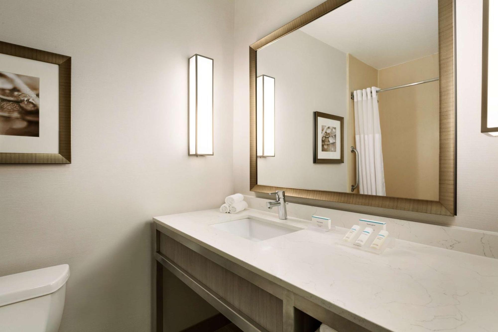 Hilton Garden Inn Roseville Extérieur photo