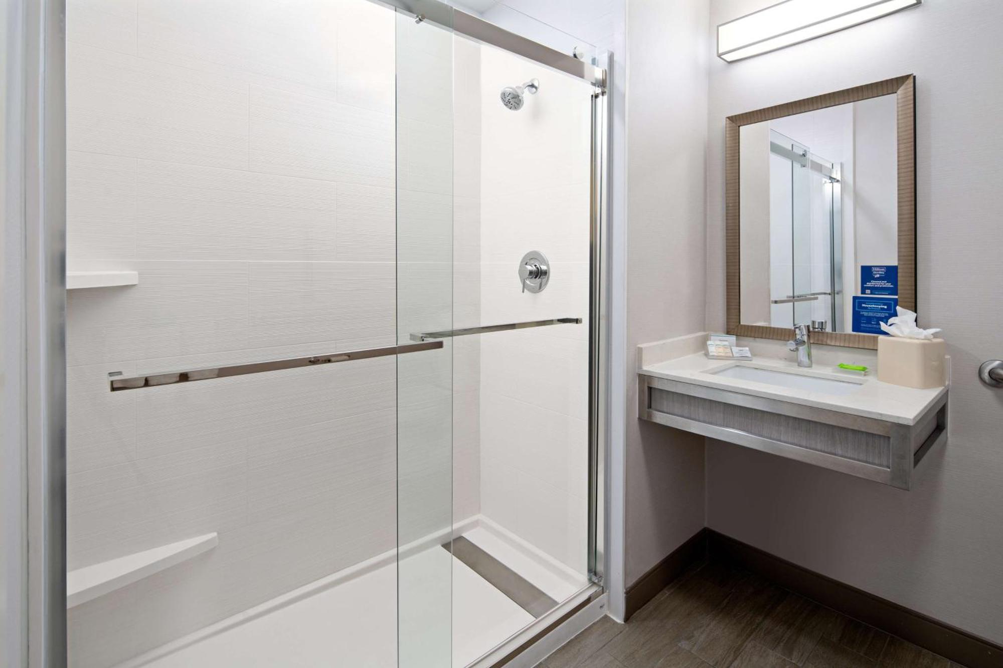 Hilton Garden Inn Roseville Extérieur photo