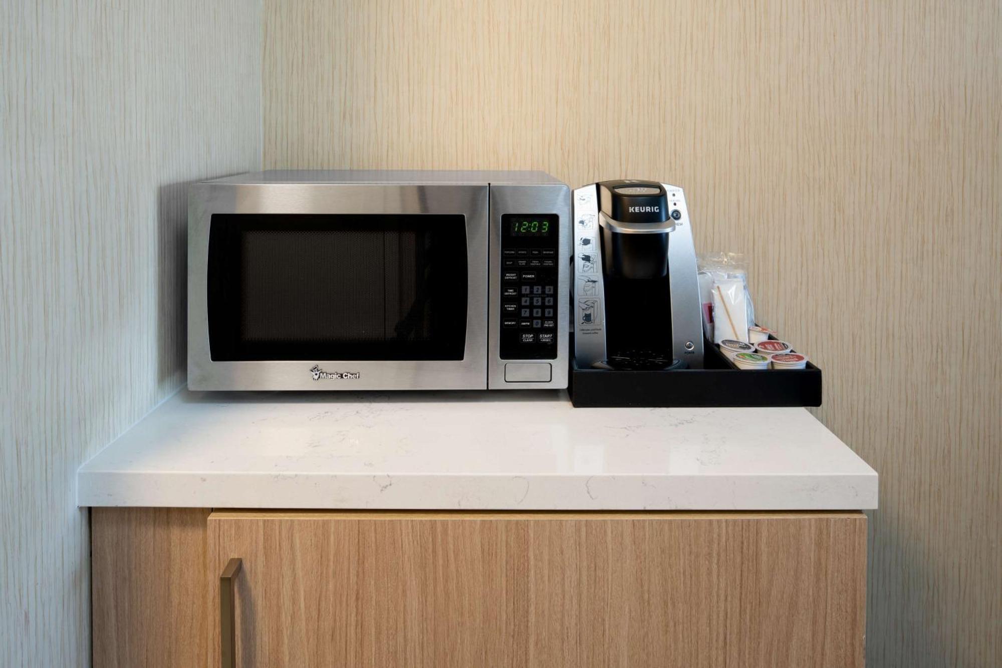 Hilton Garden Inn Roseville Extérieur photo