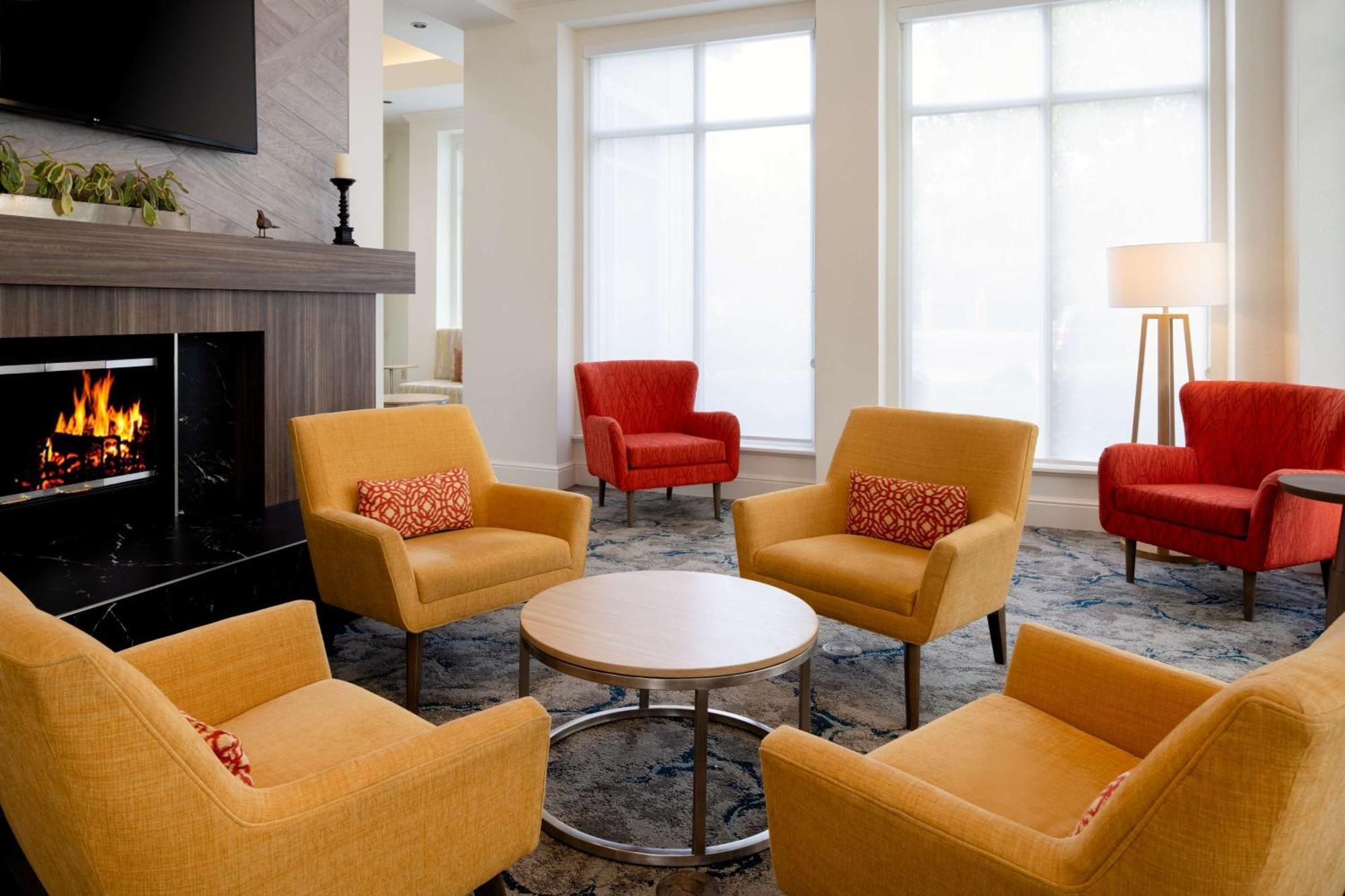 Hilton Garden Inn Roseville Extérieur photo