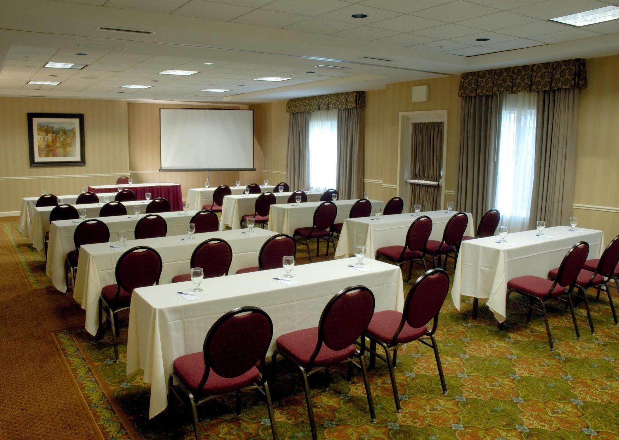 Hilton Garden Inn Roseville Extérieur photo